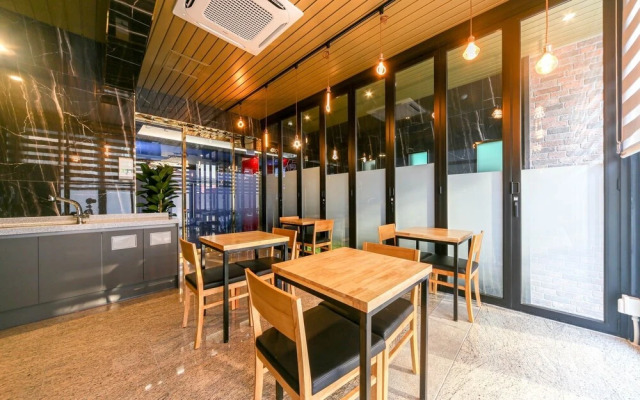 Sangju Hotel Aria