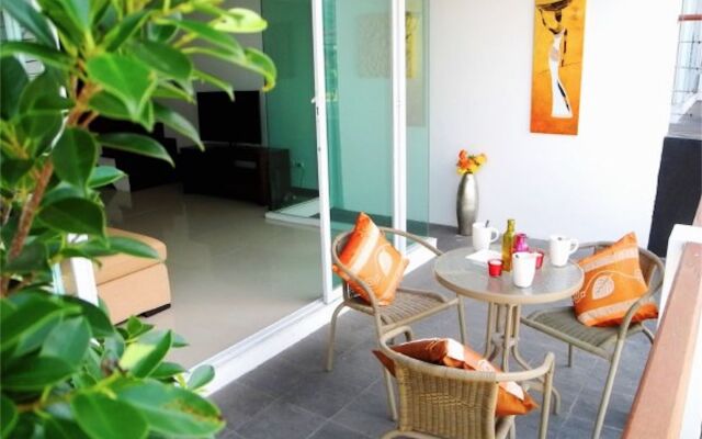 Sunrise 3 bedrooms Spacious Apartment In Nai Harn