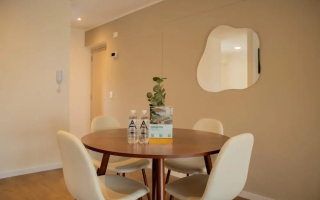 w Elegant 2BR Apartment in Miraflores Steps From Larcomar
