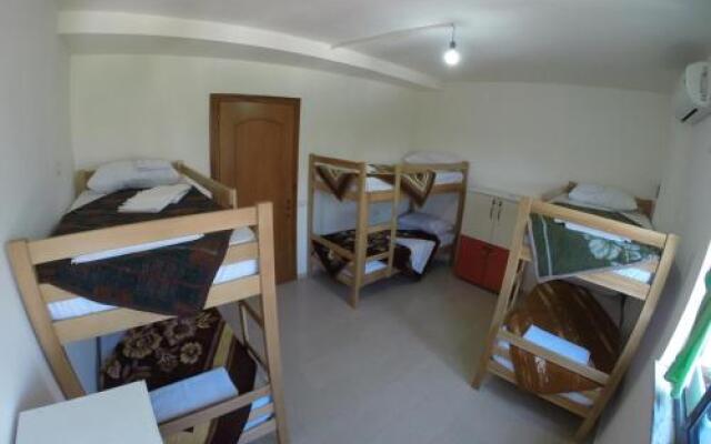 Hostel Tarabosh