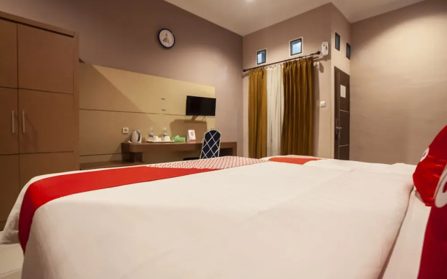 Oyo 1955 Wisma Sunshine