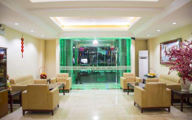 Green Leaf Hotel