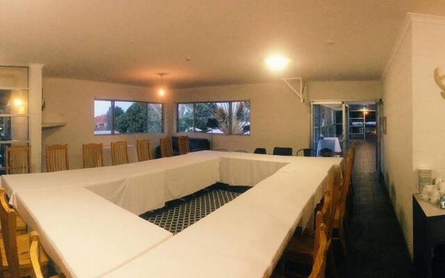 Childers Oasis Motel