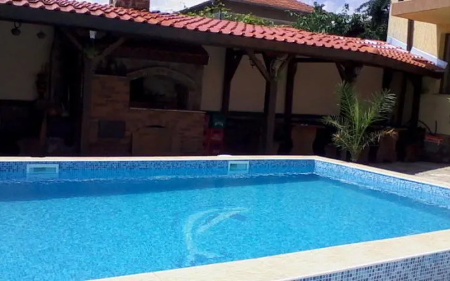 Saint Nikola Family Hotel