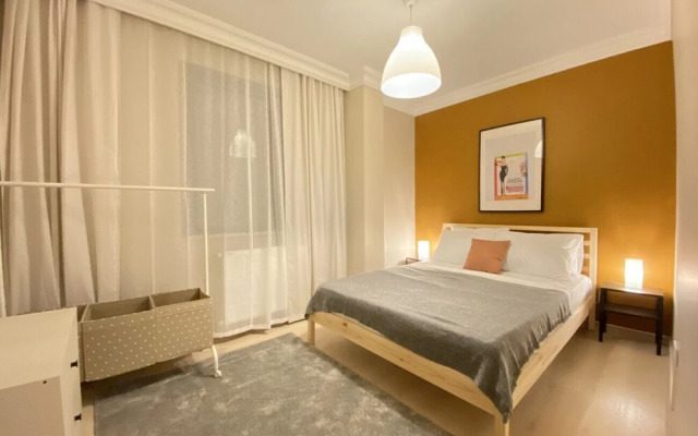 Spacious and Modern Flat in Kagithane