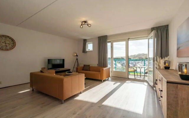 Apartment by Dutch Beach Pet-friendly