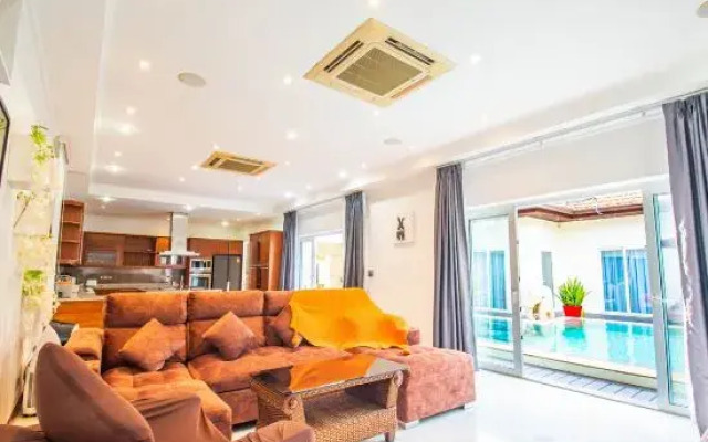Seaside Villa 2 Pools,beach at 50m