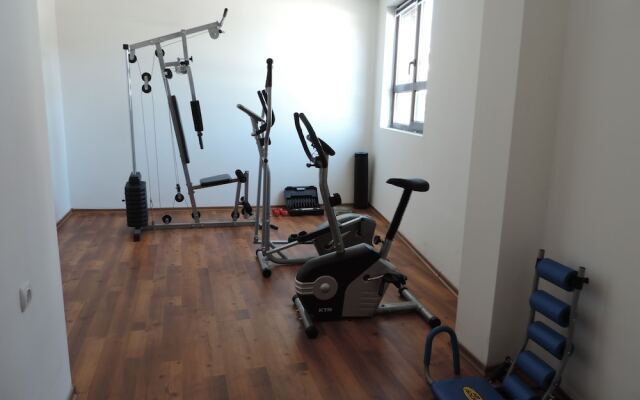 Gondola Apartments & Suites
