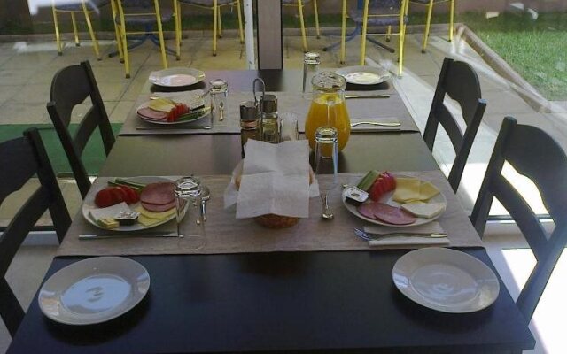 Ivatea Family Hotel