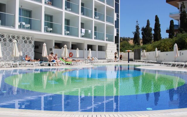 River Rock Hotel