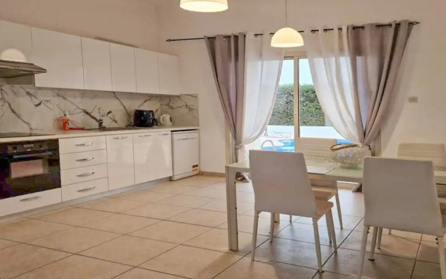 Sunshine Apartment in Pafos