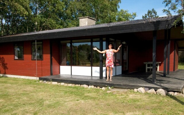 Pleasant Holiday Home in Føllenslev Near Sea