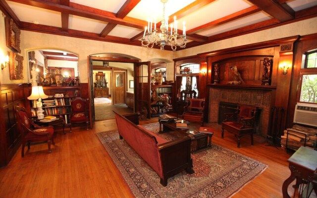 Gramercy Mansion B&B