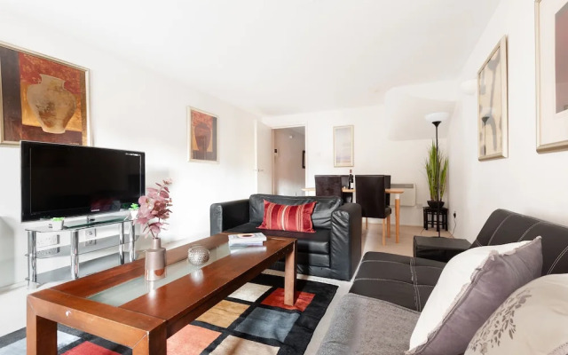 Platinum Apartment near Gloucester Road 9950