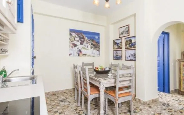 Oia's Sunset Apartments