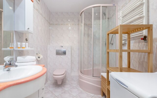 Apartment With Balcony by Renters