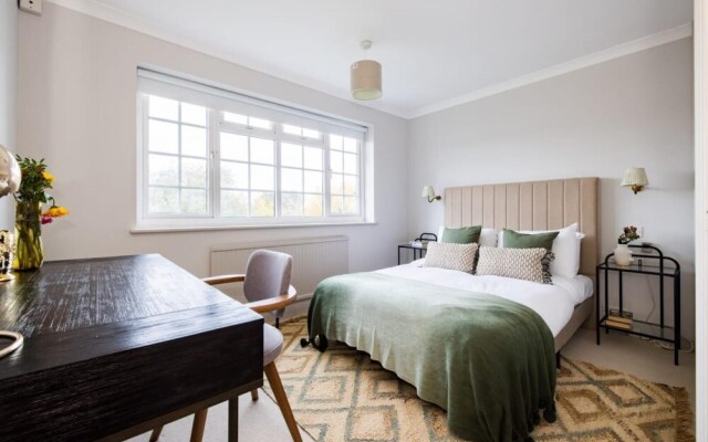 The Wycombe House - Inviting 5bdr House With Garden