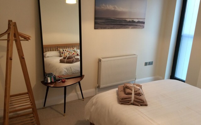 Apartment near London Bridge