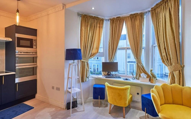 Flat in Kemptown. Road Opposite to Beach