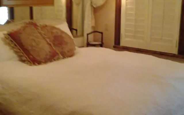 Chateau Blessey Bed & Breakfast