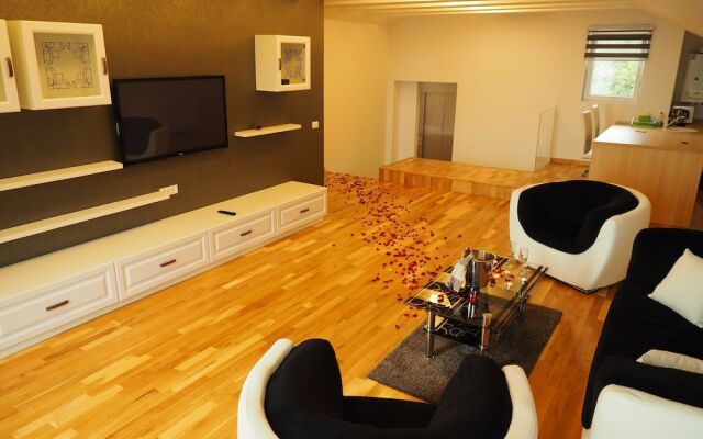 5 Star Residence