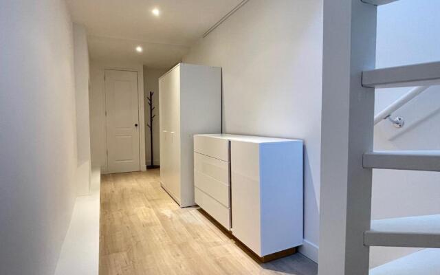 Awesome 1 Bedroom Serviced Apartment 54m2 -MNL A-