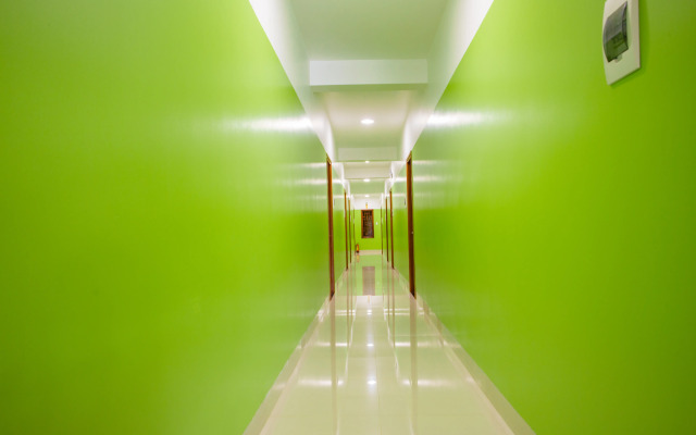 Lucky Hotel by OYO Rooms