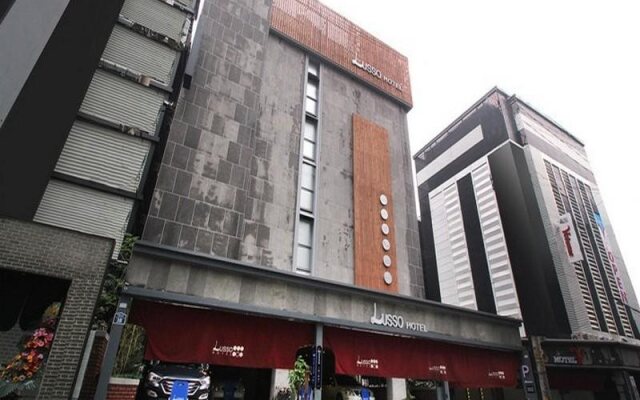 Lusso Hotel