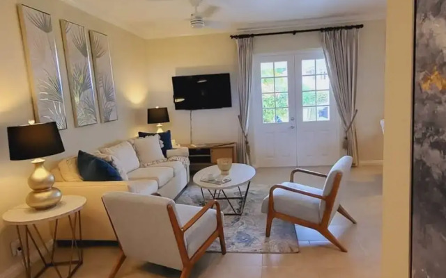 Villa Vuemont - Peaceful 3 Bedroom Villa With Pool
