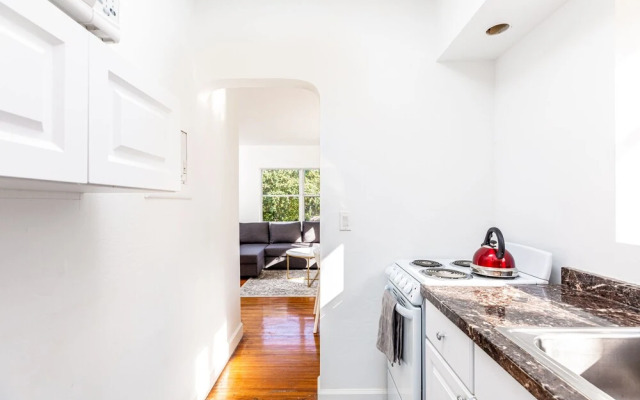 Hidden Gem in South of Fifth Retreat