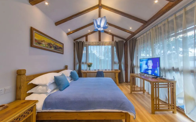 Lijiang Village House