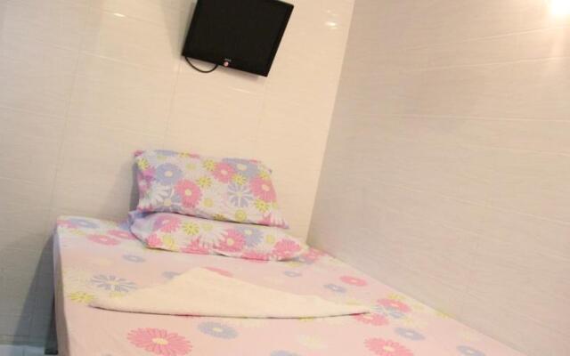 Cosmos Guest House (4/F)