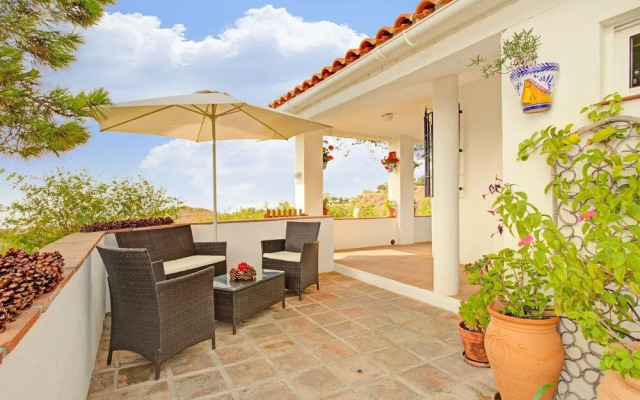 Serene Holiday Home in Sayalonga With Private Pool