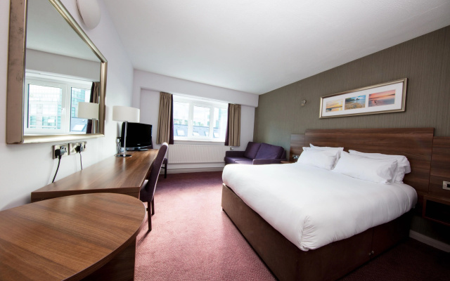 Leonardo Hotel Cork - Image 4