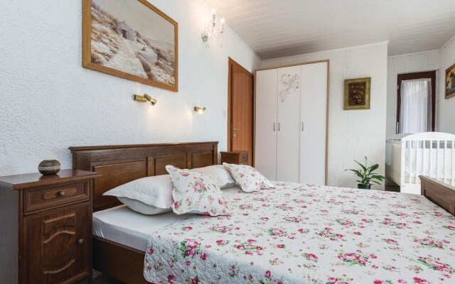 Amazing Home in Kozino With Wifi and 5 Bedrooms