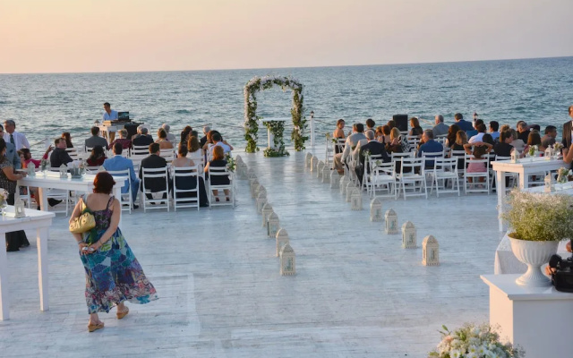 Issos Otel