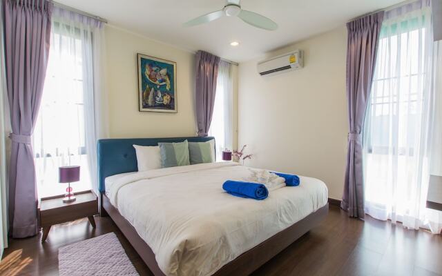 4 Bdr Villa with Cinema in Laguna 800m to Beach