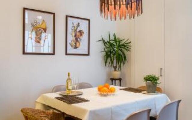 Gold Pearl Apartment