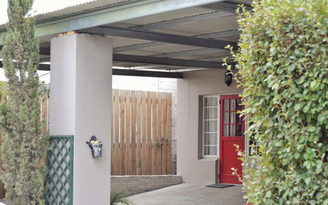 Versailles Self-Catering