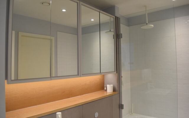 2 Bedroom Flat With Amazing London Views