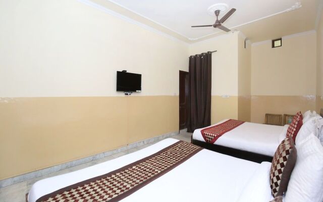 OYO 13140 Mayur palace