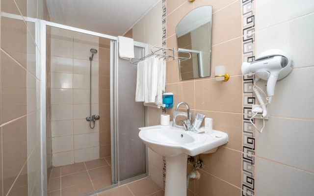 Aperion Beach  Hotel