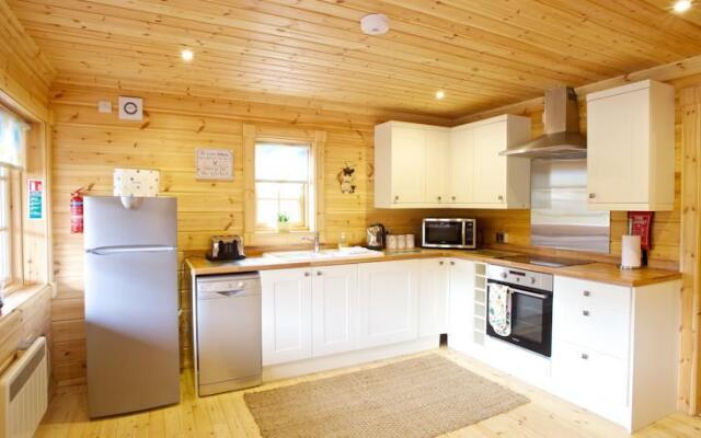 Coed-Y-Glyn Log Cabins