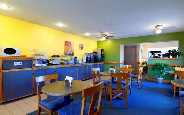 Americas Best Value Inn Garden City