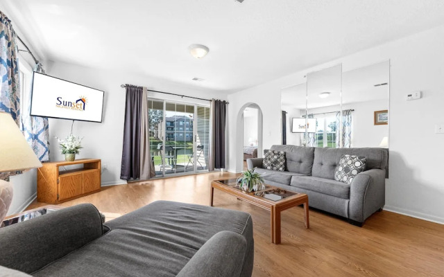 Carefree Getaways 2 Bedroom Condo by RedAwning