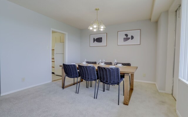 Awesome 2 BR Condo Crystal City