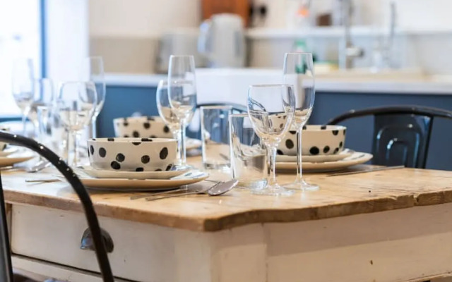 Host Stay Sunny Terrace on Robert Street