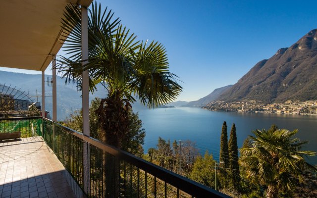 THE PALM - stunning view on lake Como! [6 pax]