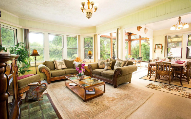 Aloha Junction Bed and Breakfast