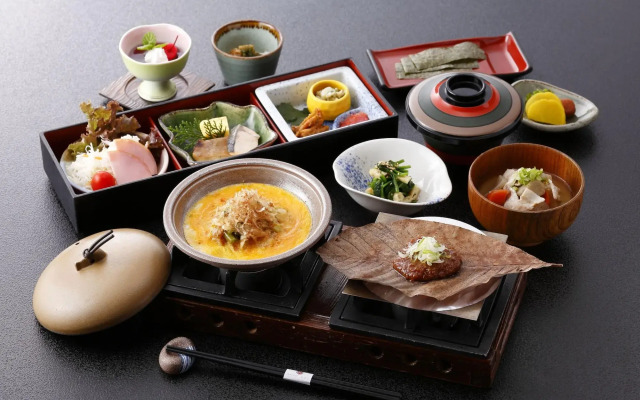 Okada Ryokan Warakutei
